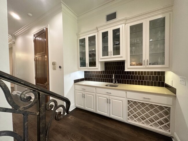 Building Photo - 105 Broadfoot Cir