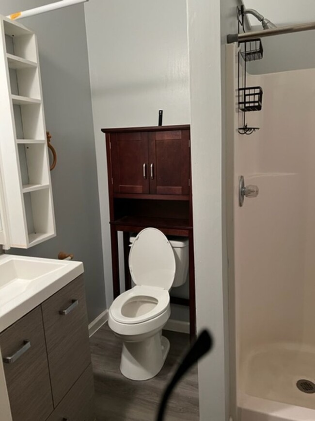 Building Photo - Knoxville 37917 - 2 bedroom, 2 bath home -...