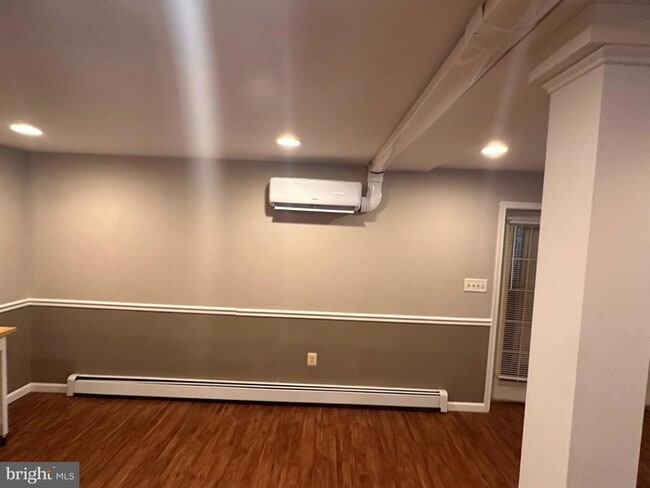 Building Photo - 2289 Potomac Rd