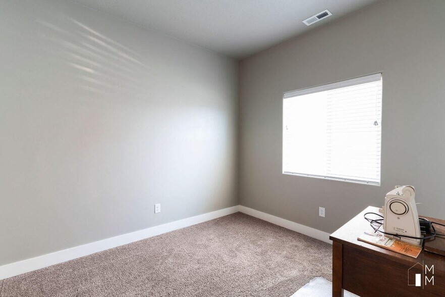 Building Photo - 1896 W Aaron Tippets Rd