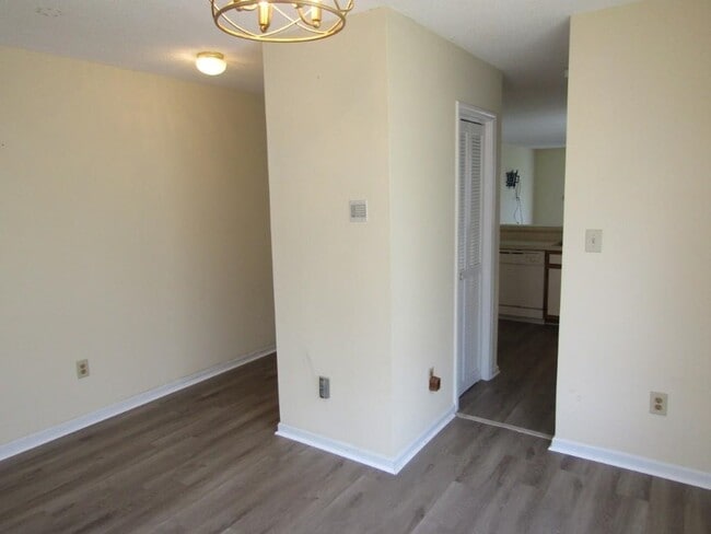 Building Photo - 1095 Plantation Dr