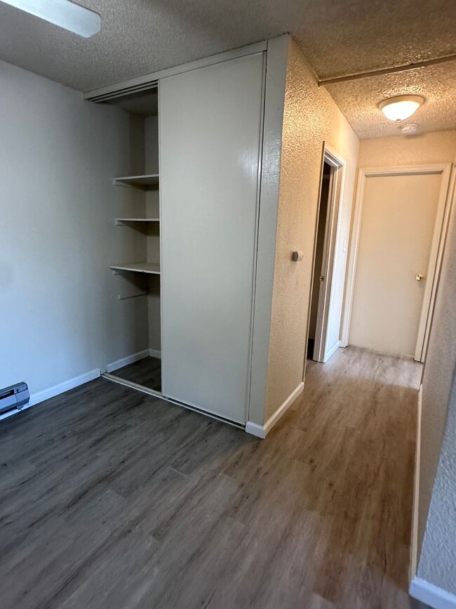 Building Photo - CUTE 2 BEDROOM 1 BATH CONDO IN FAIRFIELD