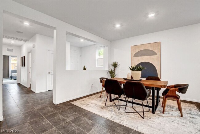 Building Photo - 7586 Lush Oasis Ave.