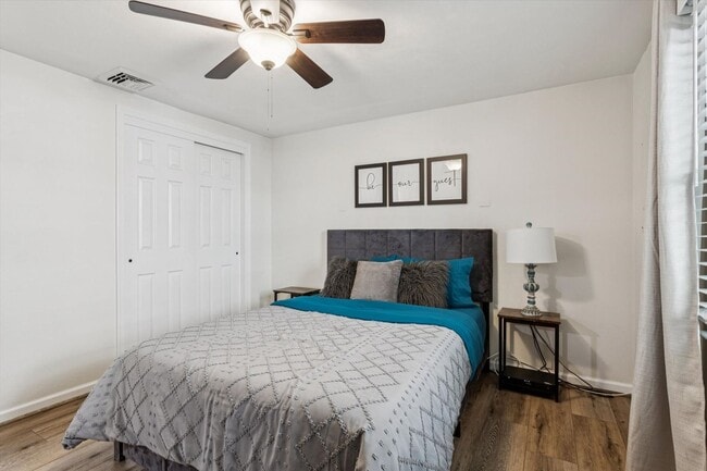 Building Photo - All Inclusive Furnished Rental