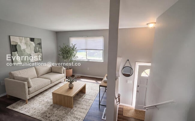 Building Photo - 5042 Bentler Dr