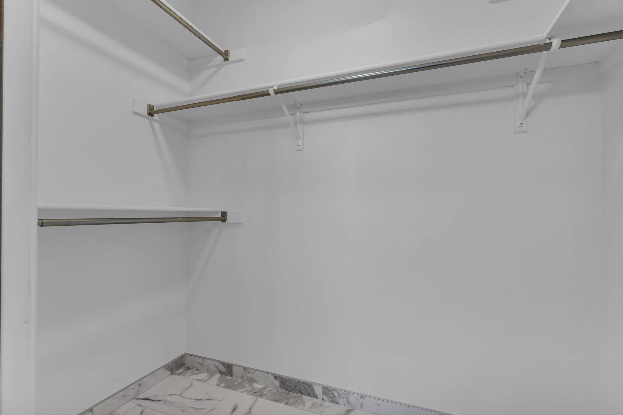 Building Photo - 438 Selden St