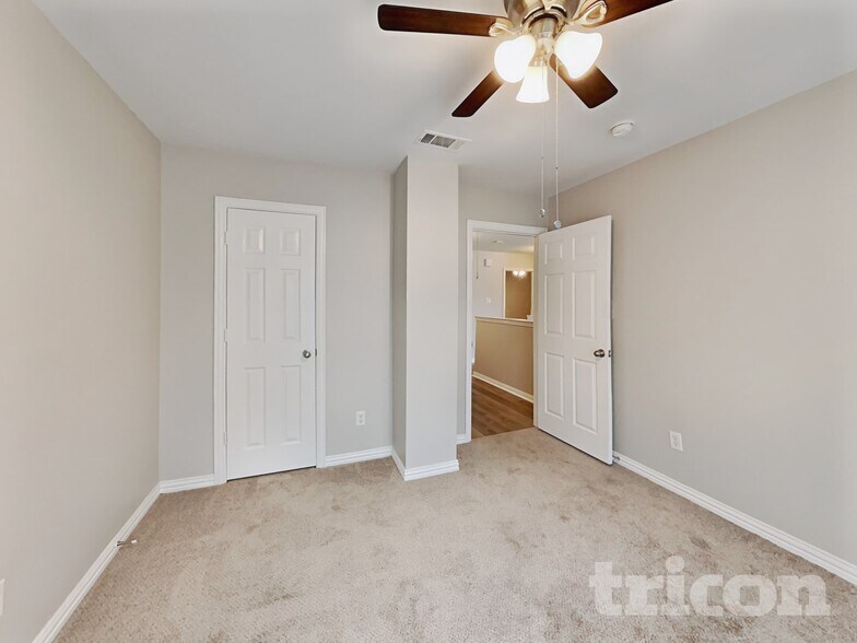 Building Photo - 2705 Lauren Way