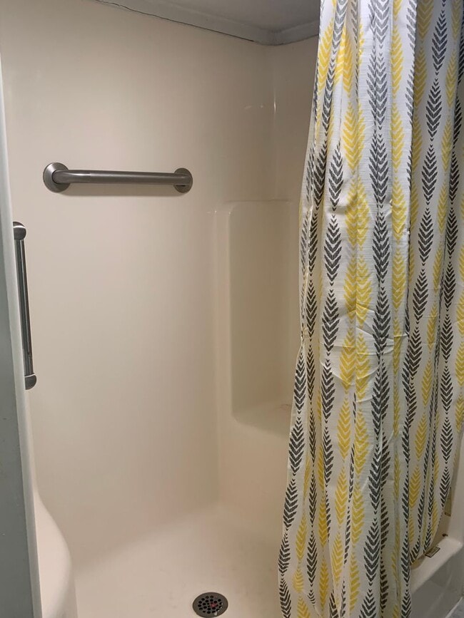 Building Photo - MOVE IN READY, APPLY NOW!!