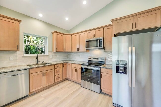 Building Photo - 515 Harrison Ave