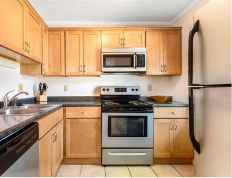Building Photo - 252 Twin Oaks Ter