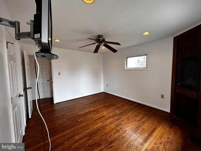 Building Photo - 123 Meadowbrooke Pl