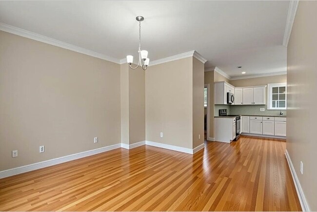 Building Photo - 23 Basswood Ave