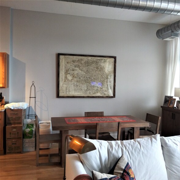 Building Photo - 1000 W Adams St