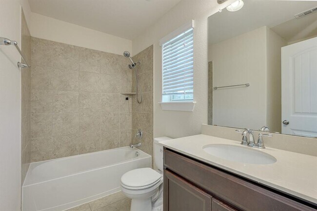 Building Photo - 4233 Privacy Hedge St