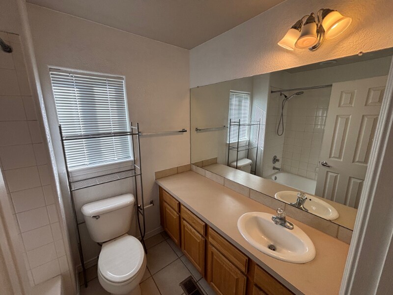 Building Photo - 15680 E Mexico Ave