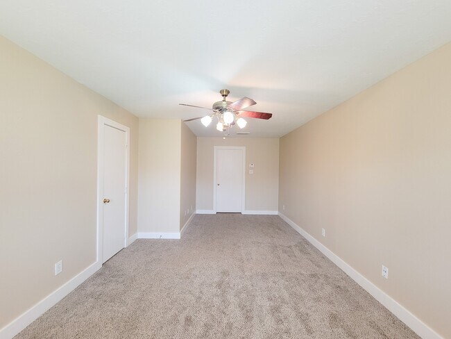 Building Photo - 19803 Falcon Hill Ct