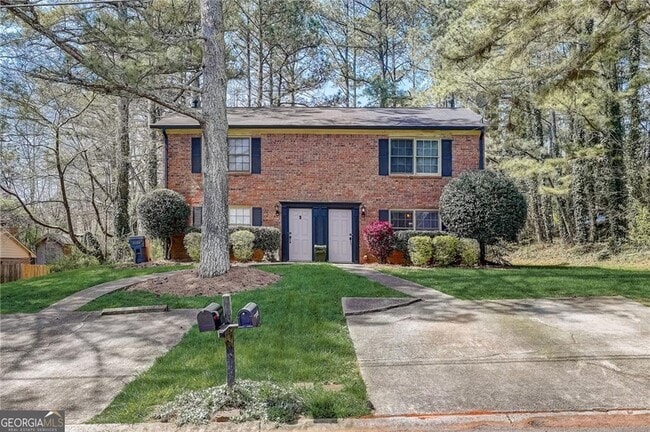 Building Photo - 334 Lexington Dr