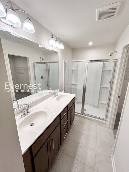 Building Photo - 5342 Bellflower Hls
