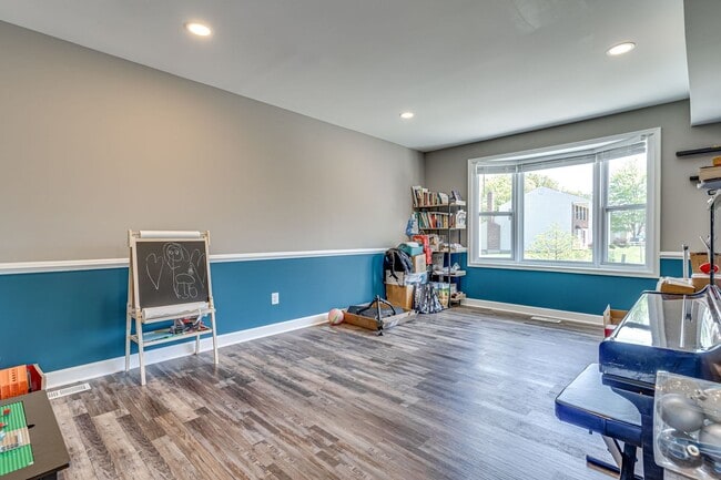Building Photo - Beautiful 5 Bedroom Home in Clinton MD