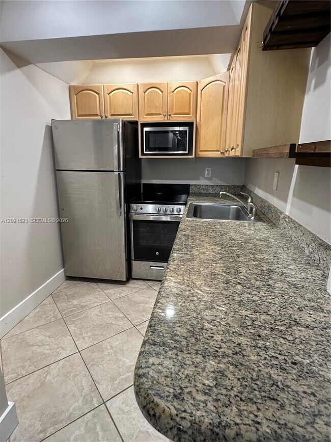 Building Photo - 8617 SW 68th Ct