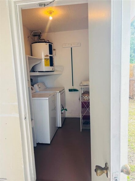 Building Photo - 2671 NW 65th Ave