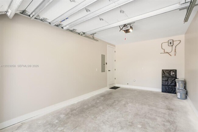 Building Photo - 701 SW 17th St