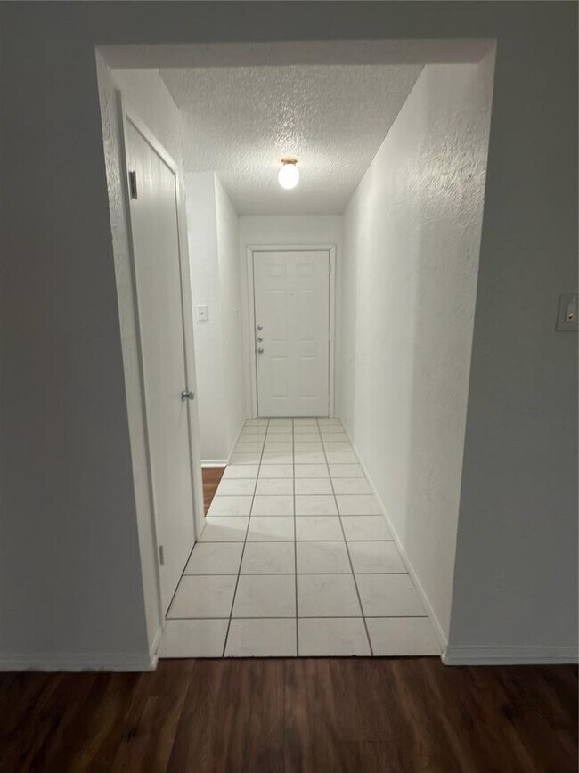 Building Photo - 5601 Porsche Ln