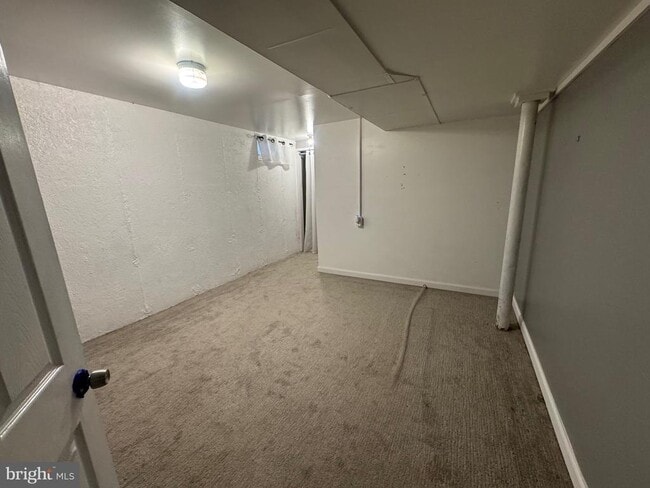 Building Photo - 176 Chapel Dr