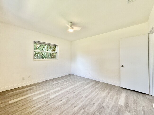 Building Photo - 4426 4th Ave N