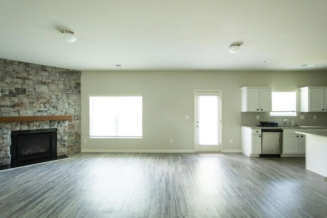 Building Photo - 1115 Dietrich Ln