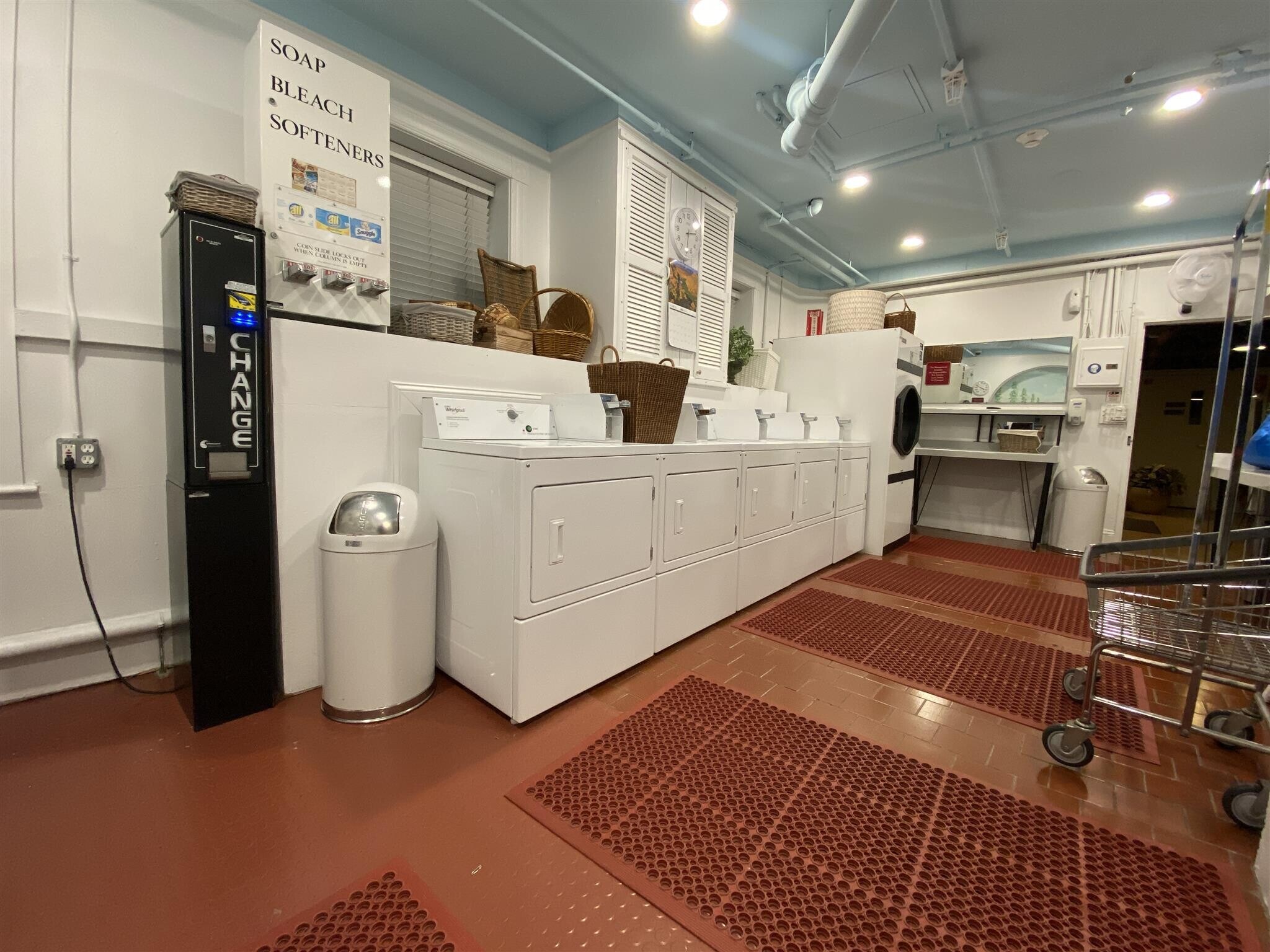 Building Photo - 880 Massachusetts Ave