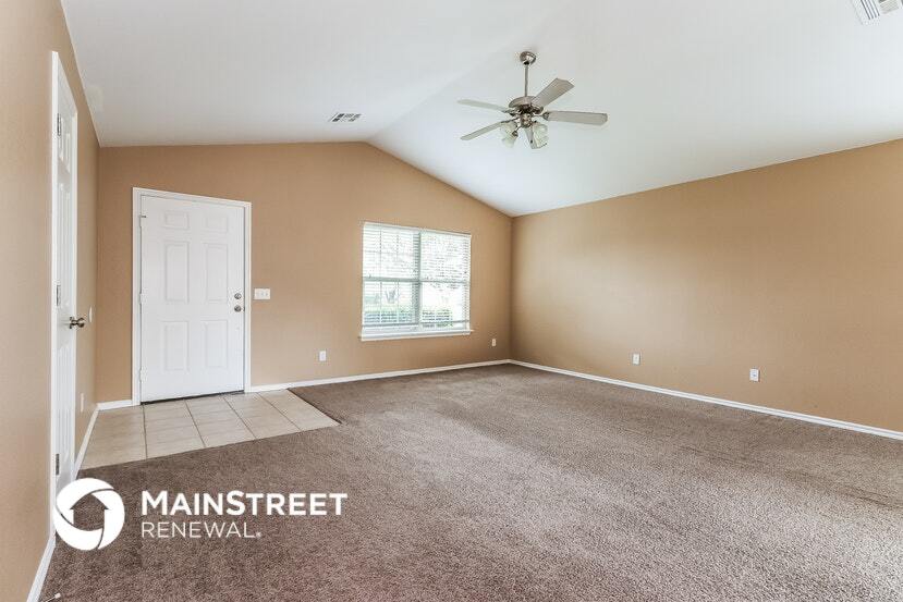 Building Photo - 2708 Edgemere Dr