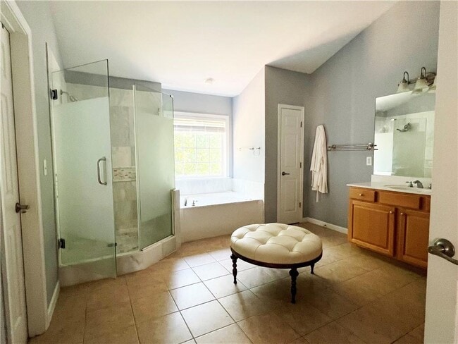 Building Photo - 7190 Belcrest Dr