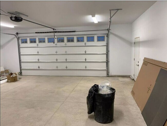 Building Photo - 3031 Hazelnut Ln, Rapid City, SD 57703