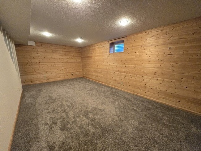 Building Photo - 5038 W Elm Ct