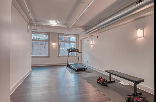 Building Photo - 957 Liberty Ave