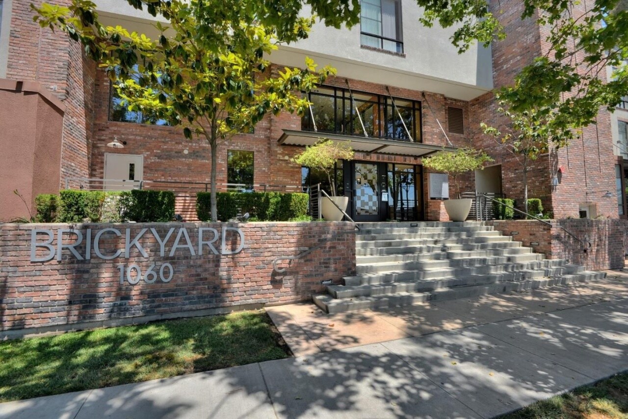 Building Photo - 1060 S 3rd St