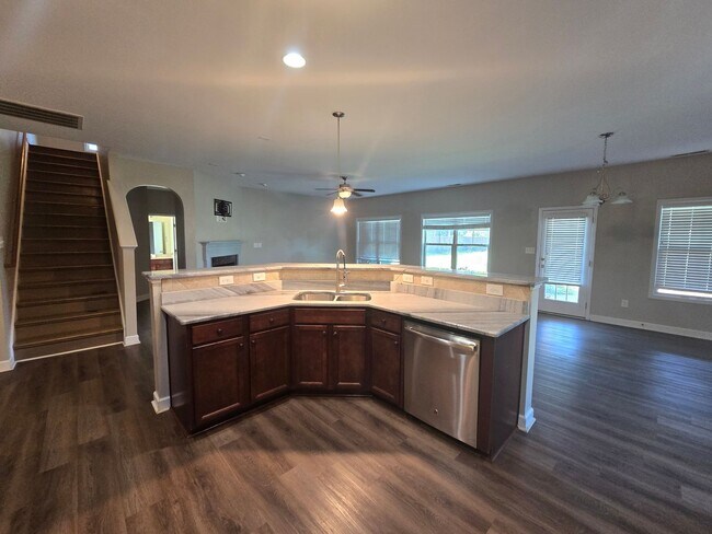 Building Photo - 2111 Yates Ranch Rd