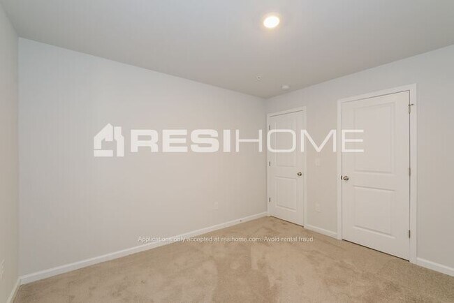 Building Photo - 145 Wellbrook Ct NE