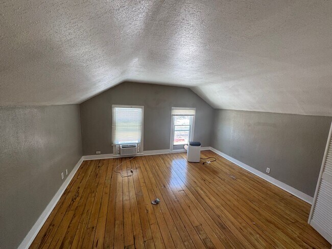 Building Photo - 1115 N Capitol Ave