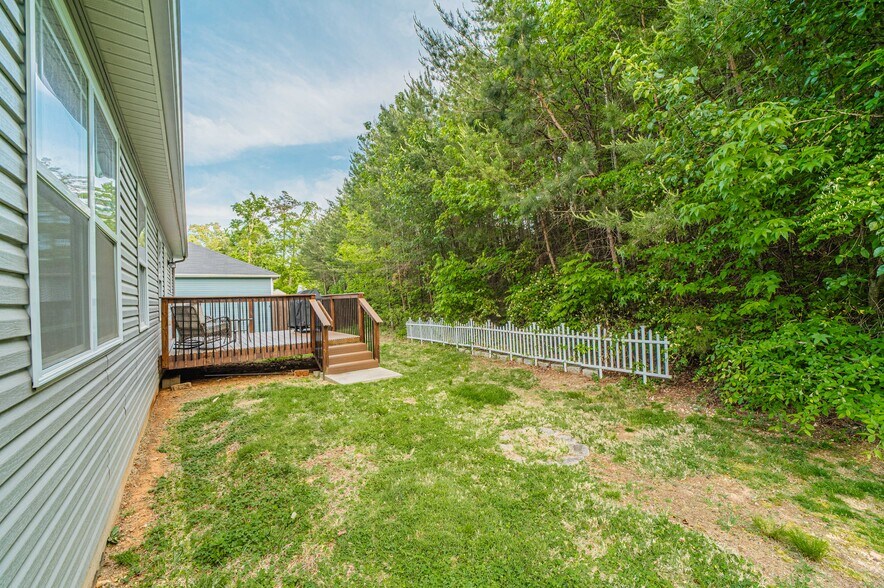Building Photo - 7809 Elkton Ln