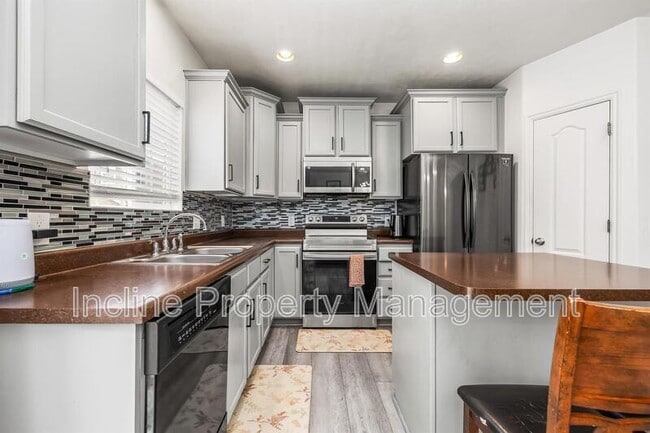 Building Photo - 7623 Yellowwood Ln