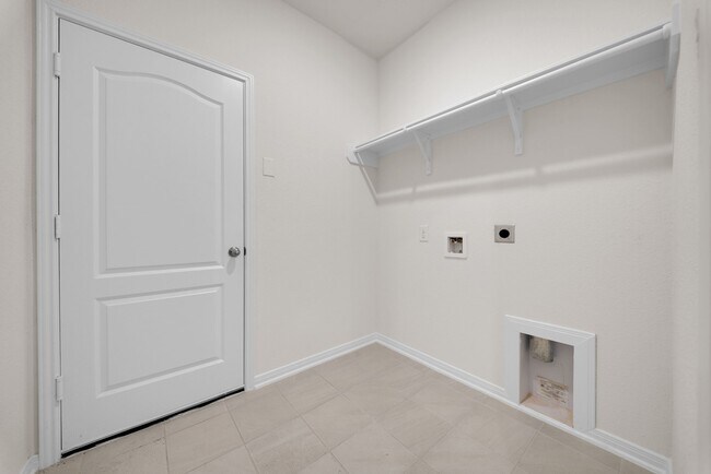 Building Photo - 4800 Sun Vida Ln