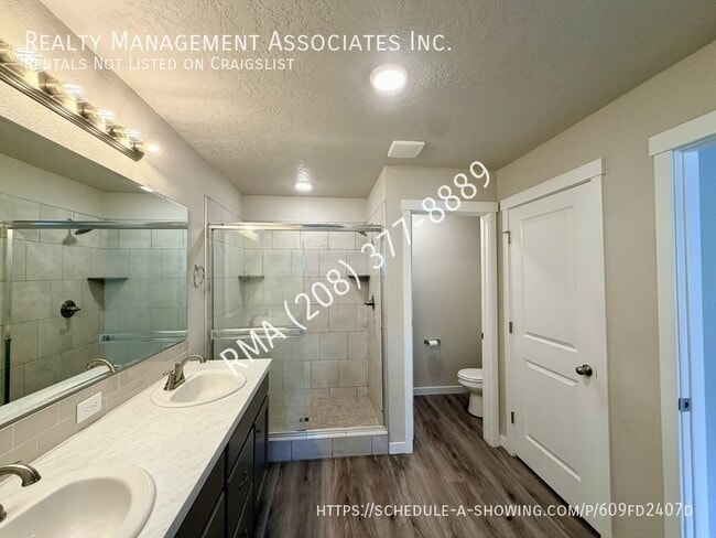 Building Photo - 396 N Traquair Ln