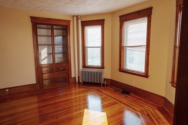 Building Photo - 45 Montvale St
