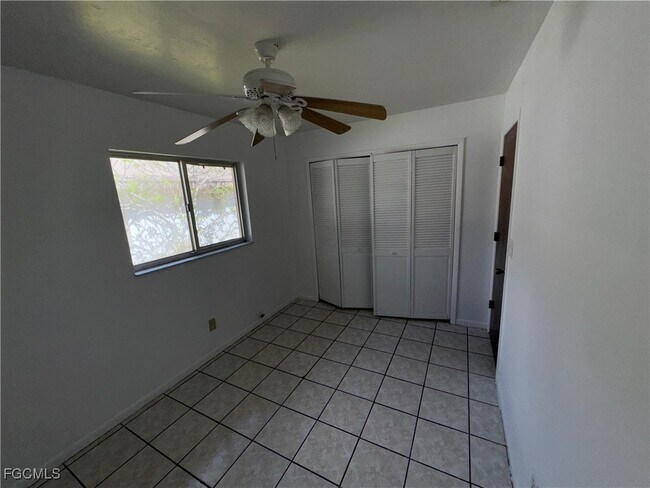 Building Photo - 517 SE 23rd Pl