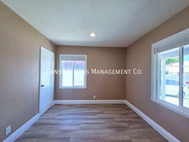 Building Photo - 705 N Hillford Ave