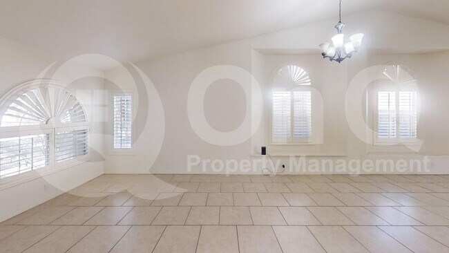 Building Photo - 795 S Camellia Dr