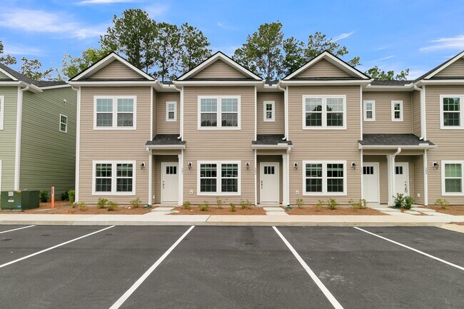 Building Photo - 502 Twin Rivers Dr