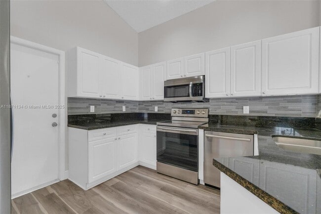Building Photo - 1592 Salerno Cir